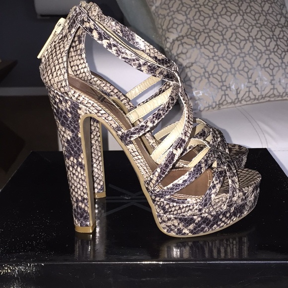 Kardashian python heels - Picture 2 of 3